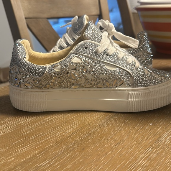 Betty Johnson sneaker size 7M. - Picture 6 of 8